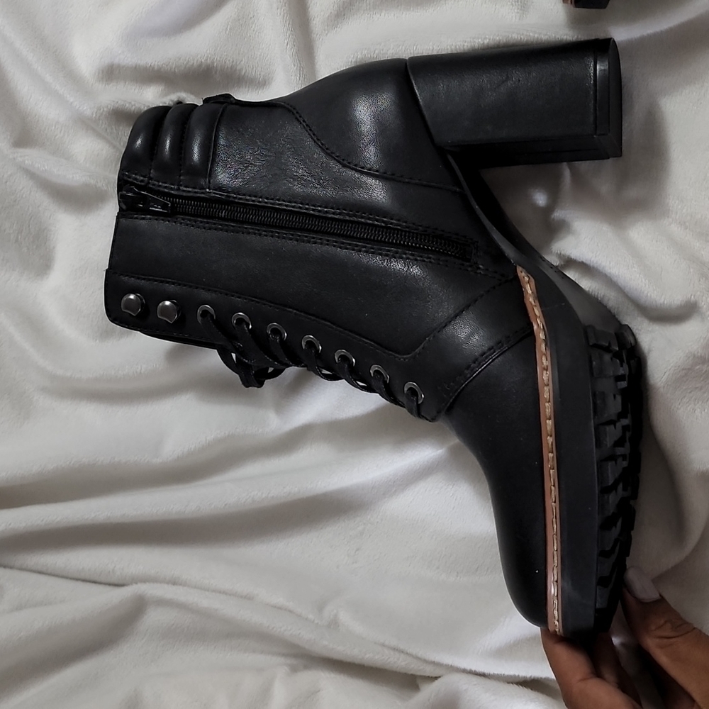 Naturalizer Combat boots in Black